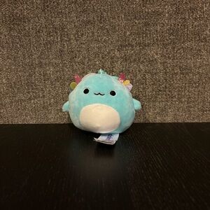 Irina Axolotl Squishmallow Clip